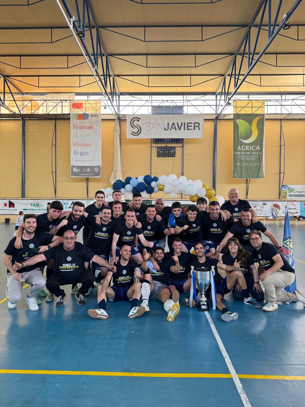 Alameda FS - Greco Gres celebra el campeonato de liga y el ascenso con la copa
